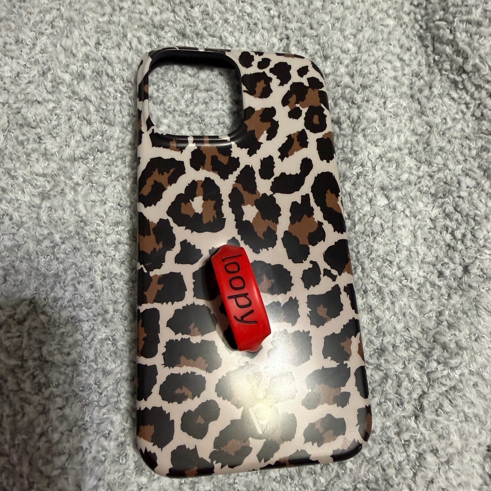 Loopy Case Leopard Pattern with Red Loop